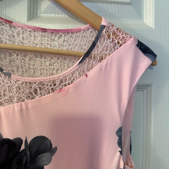 Pink floral Dress - Picture 5 of 9